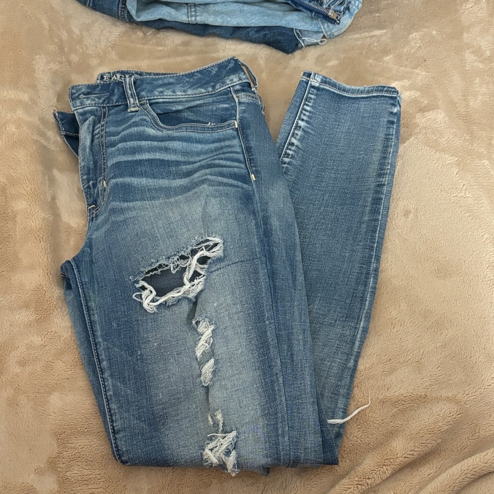 American Eagle Outfitters Women's Distressed Skinny Blue Jeans